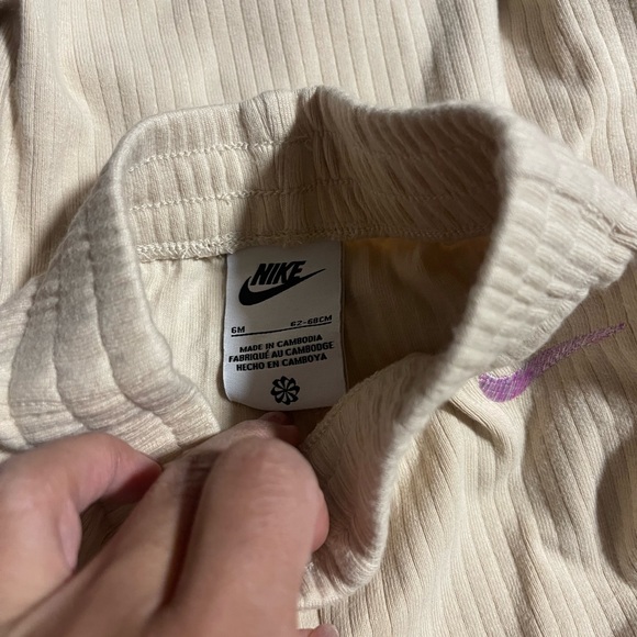 Nike Infant Cream Sweatsuit with Pink Detail - Picture 3 of 5